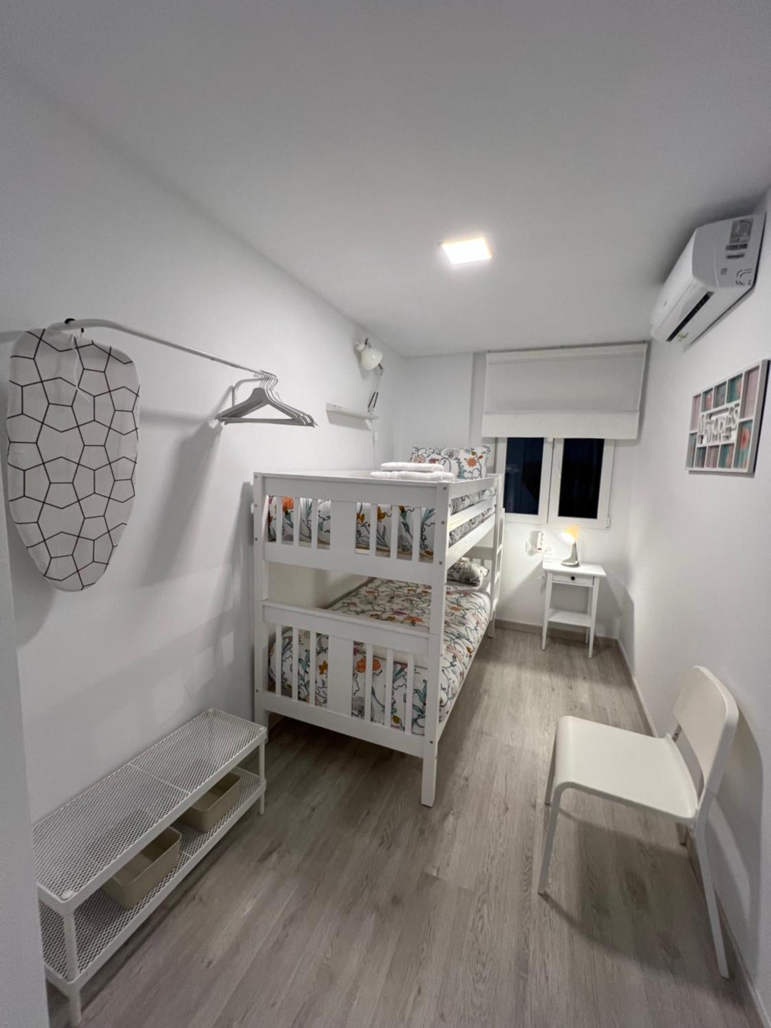 Nuestro Rincon Del Centro Historico Especial Grupos Terraza Parking Gratis 02 Apartment Malaga Exterior photo